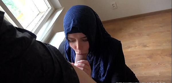  Rich muslim lady Nikky Dream wants to buy apartments in Prague